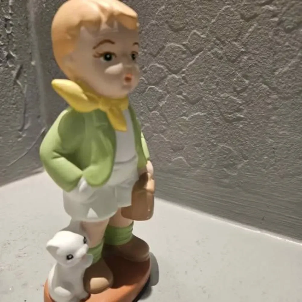 Ceramic Kitsch Boy and Girl Figurines with Kittens 5.5